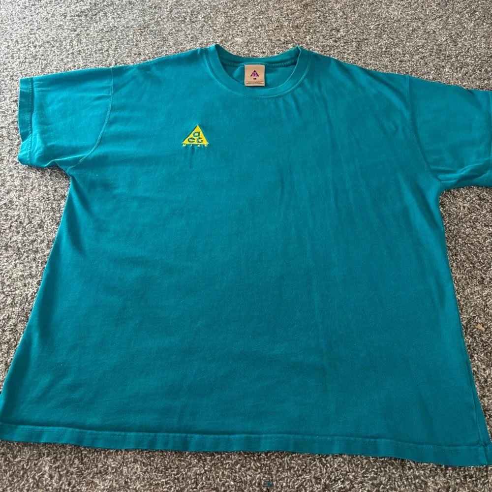 Nike ACG Teal Blue Yellow Embroidered Triangle Logo Short Sleeve Mens T-Shirt XL - Picture 5 of 6